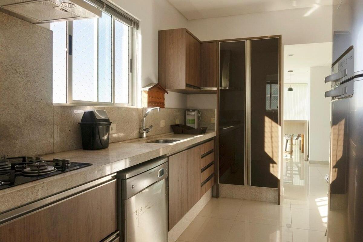 Apartamento Linda Vista, Amplo Apartamento, 3 Suítes, 2 Garagens Balneário Camboriú