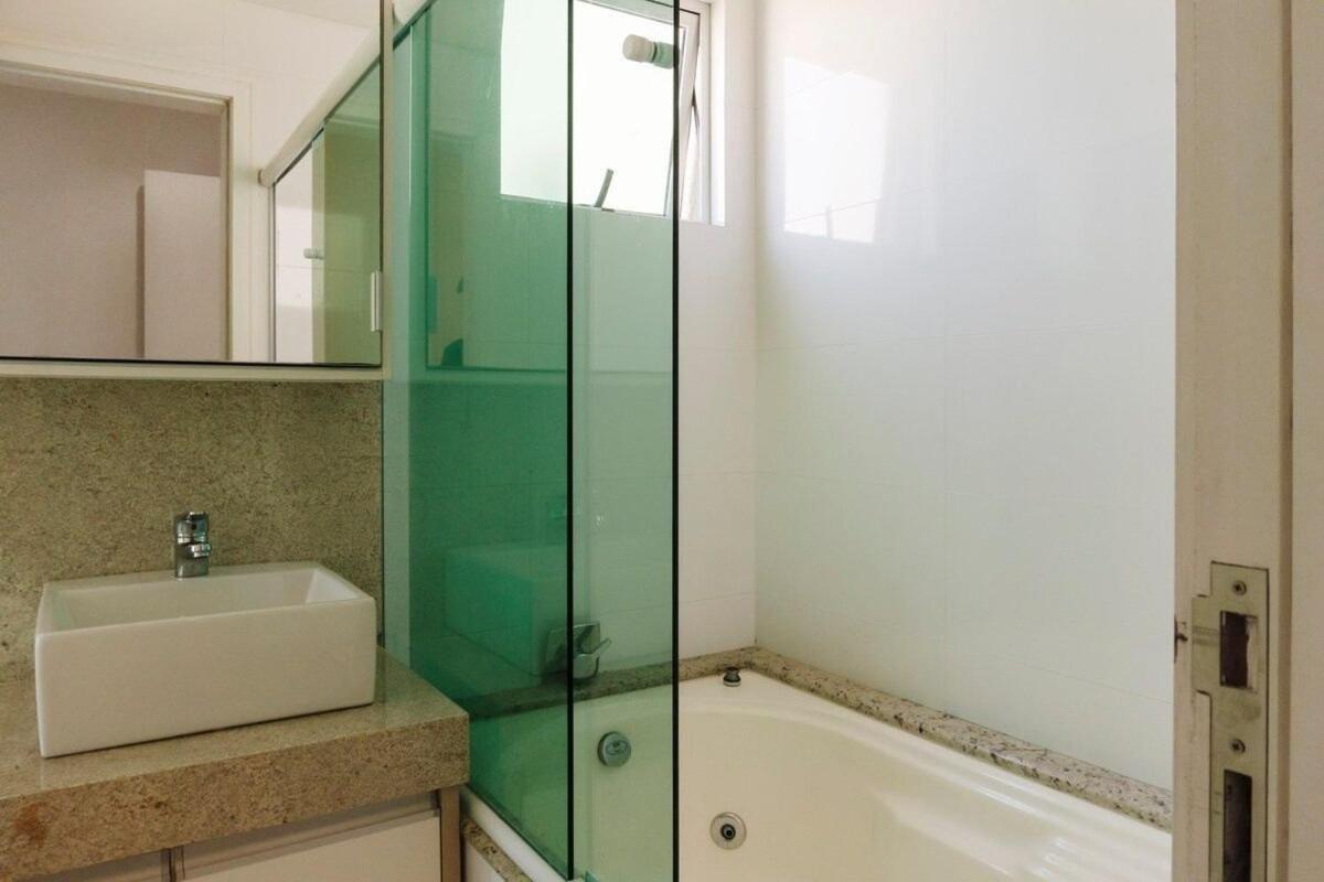 Apartamento Linda Vista, Amplo Apartamento, 3 Suítes, 2 Garagens Balneário Camboriú