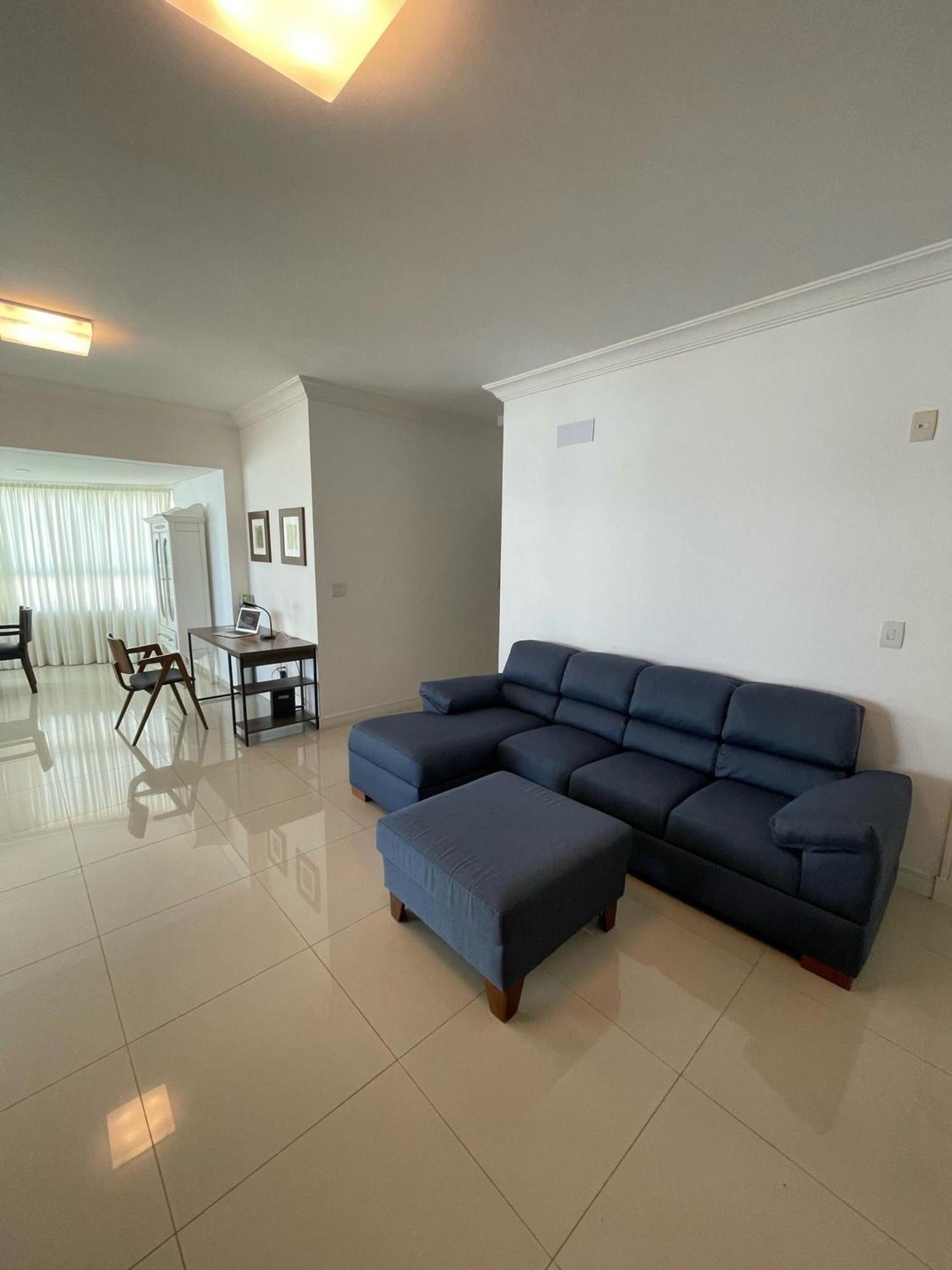 Linda Vista, Amplo Apartamento, 3 Suítes, 2 Garagens *