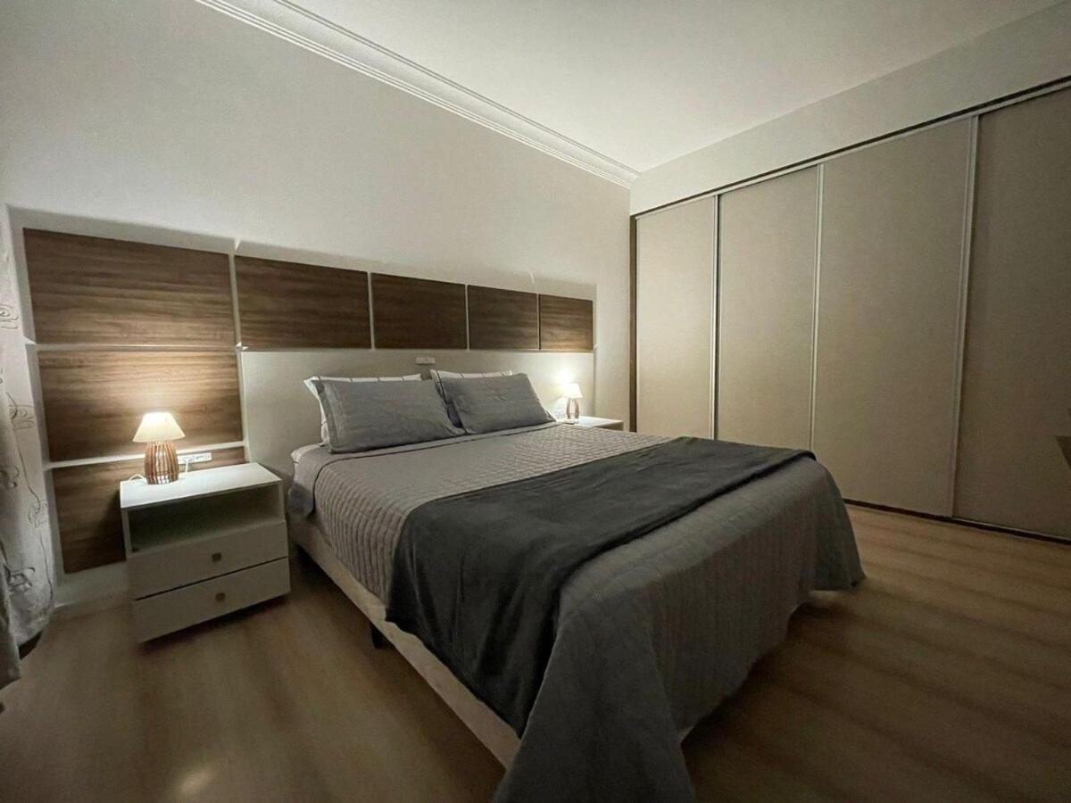 Apartamento Linda Vista, Amplo Apartamento, 3 Suítes, 2 Garagens Balneário Camboriú