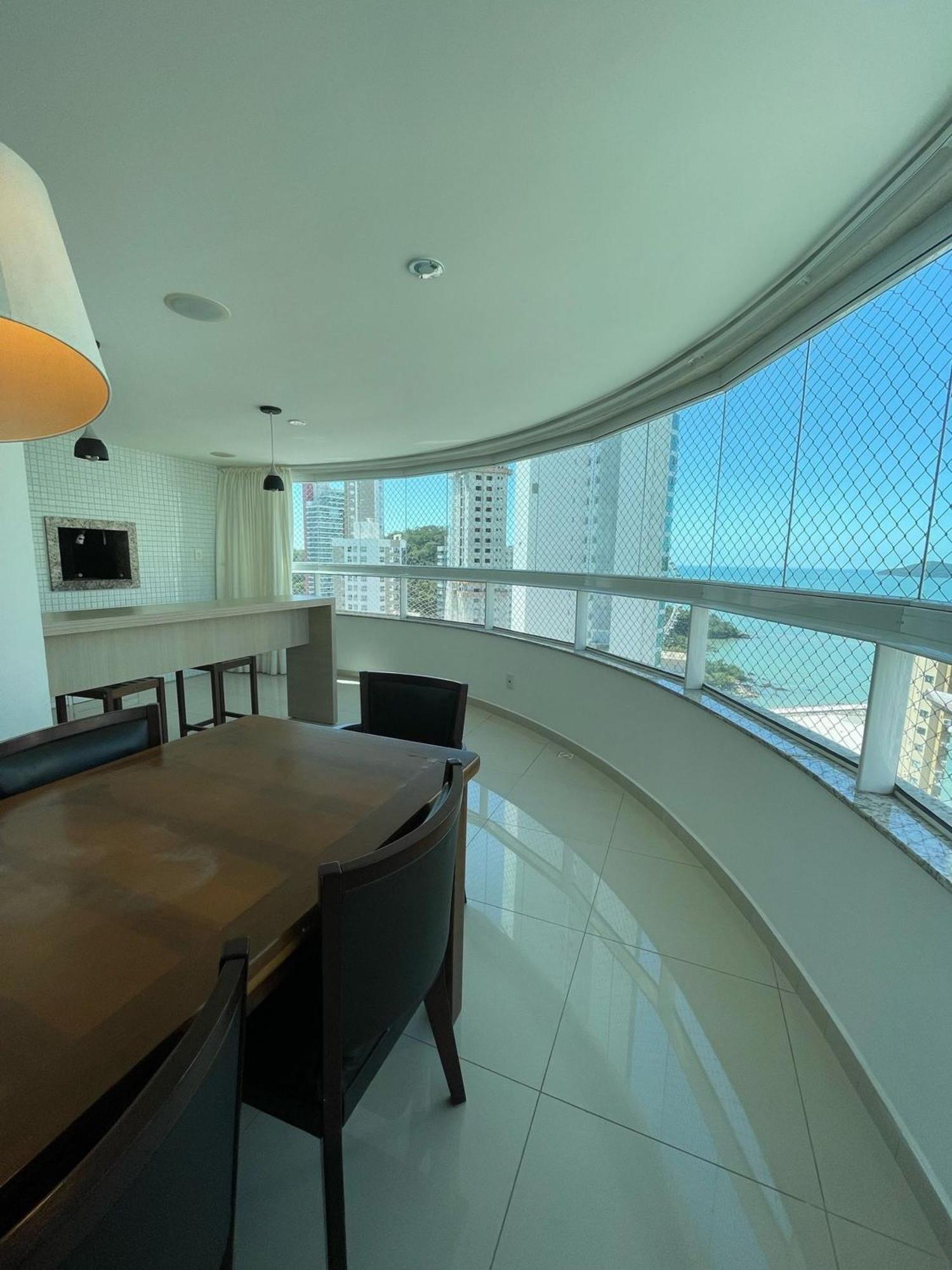 Linda Vista, Amplo Apartamento, 3 Suítes, 2 Garagens